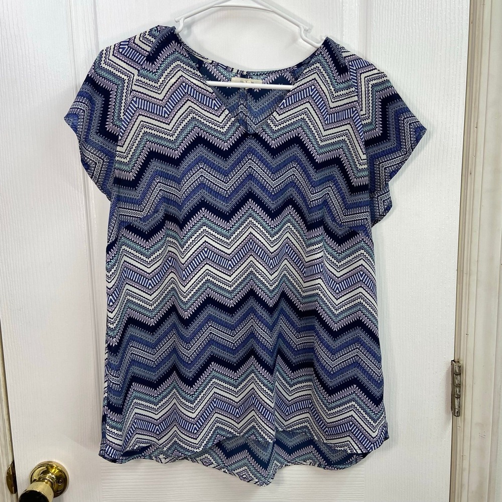 Maurices blue purple geometric zig zag lightweight cap sleeve blouse top large